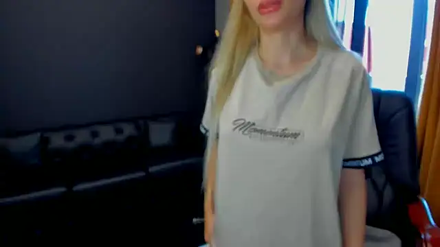 HaleySweet18 webcam
