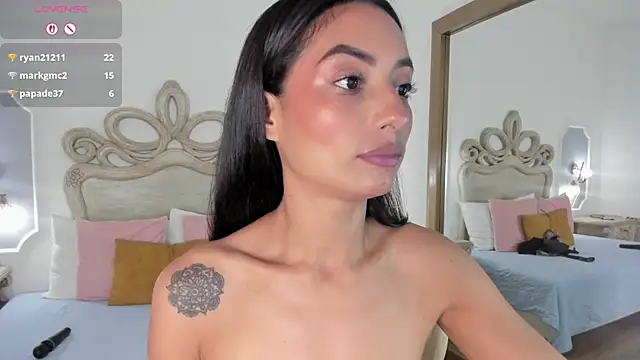 hade_miller live cam on StripChat