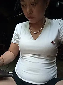 Xemra4040 live cam on StripChat