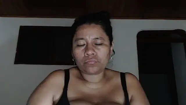 adrixxx38 live cam on StripChat