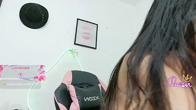 Sweet_baby_hellen live cam on StripChat