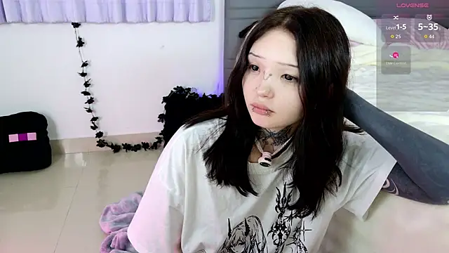 Lein_Bone live cam on StripChat