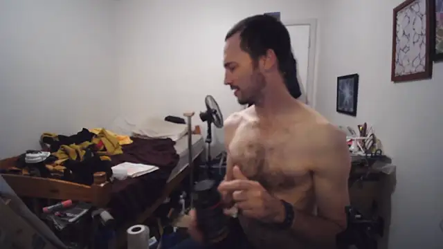 JohnnyMoves webcam