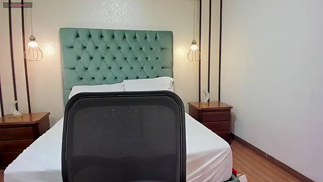 Hannah_Cross webcam
