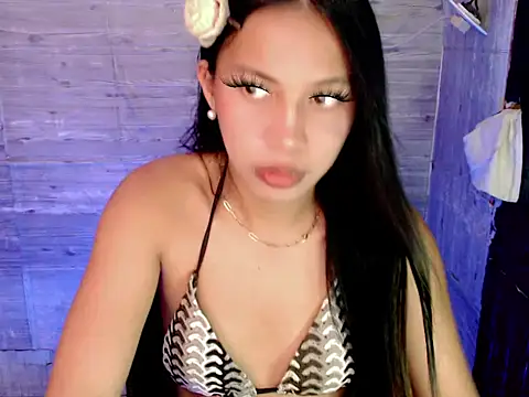 Angel_foxxxxx live cam on StripChat