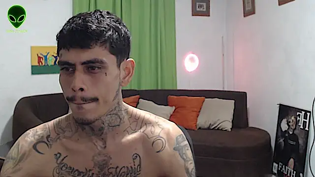 alpha_zom live cam on StripChat