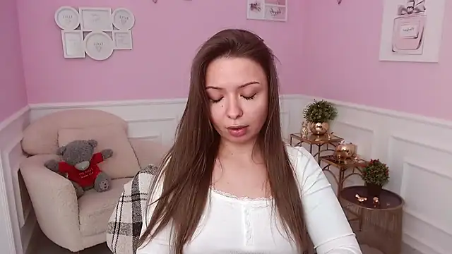 LucySkilar live cam on StripChat