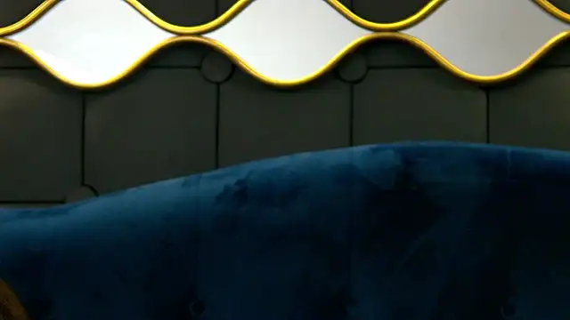 LeyaCass webcam