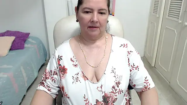 leonela_69 webcam