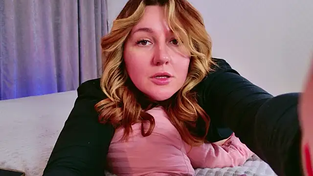 Monika_Reyes webcam