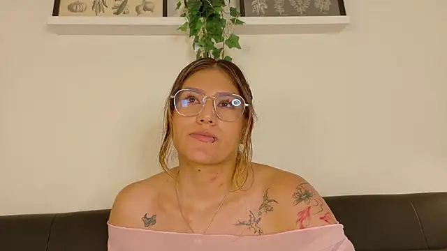 LiaaMoretti__ webcam