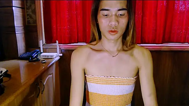 hugecock_kate live cam on StripChat