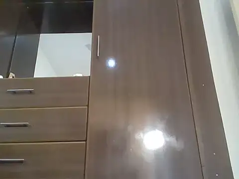 zainaxxxxx live cam on StripChat