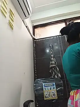 Riya_hot8 live cam on StripChat