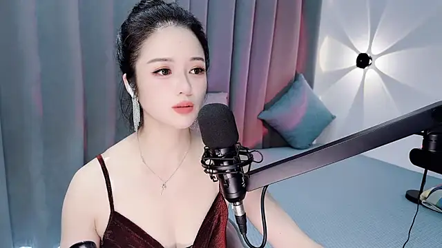 Momo-Wow webcam