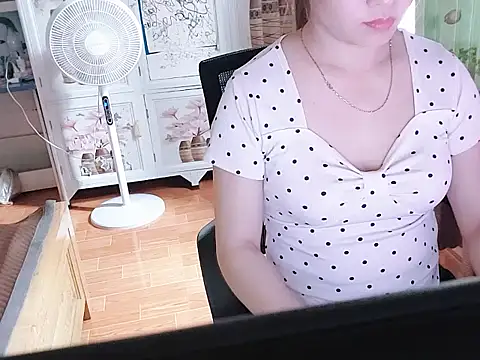 Miuu99 webcam