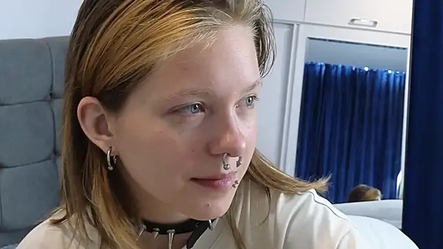 LauraLowe webcam