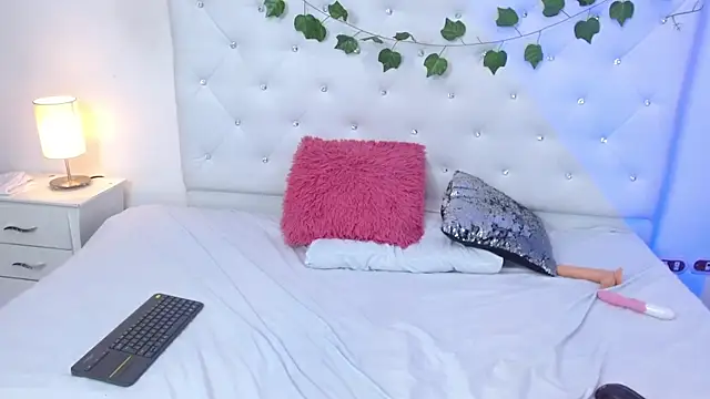 DollFace67 webcam