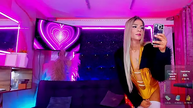 Queens_Wonders_Blonders live cam on StripChat