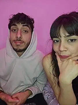 leoynicky98 - pareja en stripchat, habla español