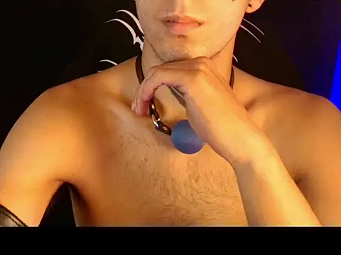 dark_men1 webcam