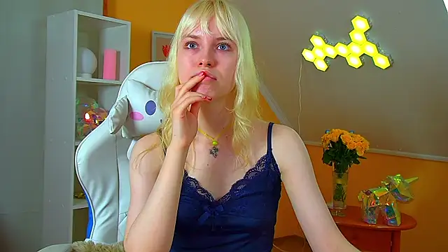 hannahhollis - HannahHollis's free webcam - UK Sex Cams