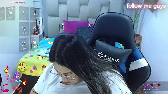 evelin_zaens live cam on StripChat
