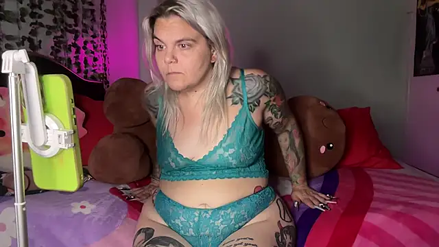 CherryBombBomb webcam