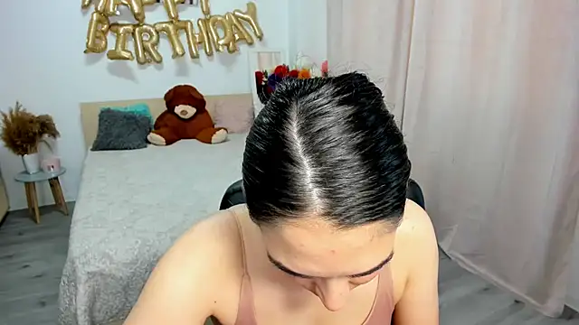 AlexaJuly live cam on StripChat