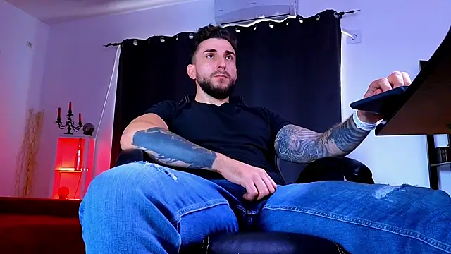 MightyAaron66 webcam