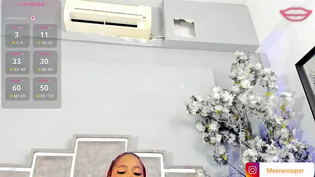Maaracooper live cam on StripChat