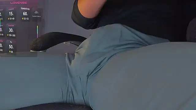 BulgeArt live cam on StripChat