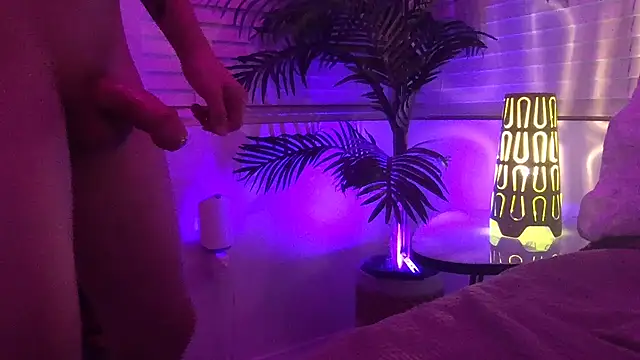 DrizzledCigaret webcam