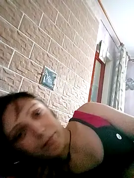 Ponka2011 live cam on StripChat