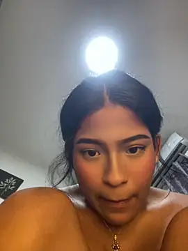 LeahBar webcam