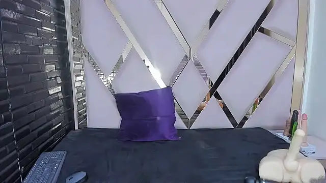 ScarletMoonRx live cam on StripChat