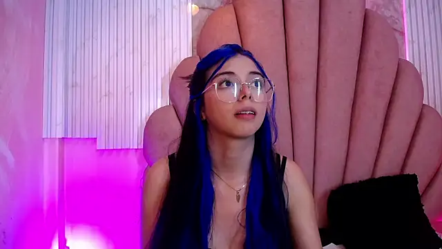 Kyomi_Hunt live cam on StripChat
