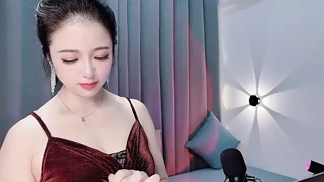 Momo-Wow live cam on StripChat
