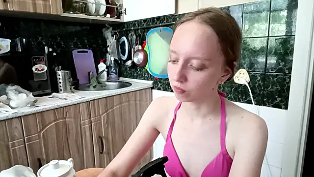 ElizaRass live cam on StripChat