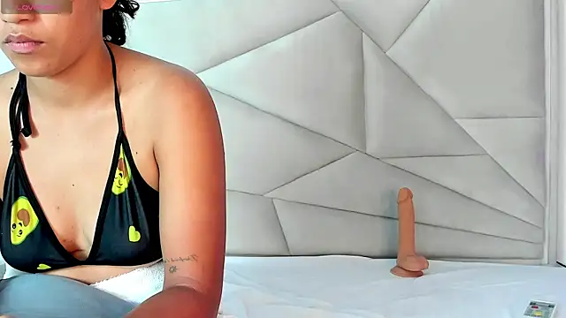 maddy__18 - Maddy__18's free webcam - UK Sex Cams