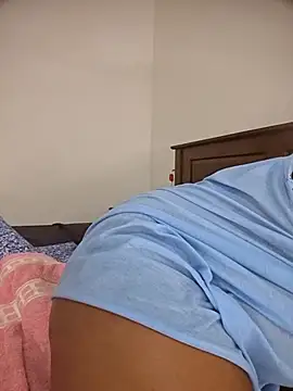naughtyjaanu webcam