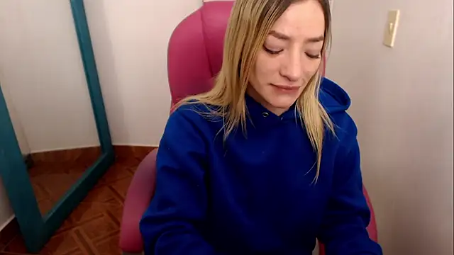 zoe_jones13 webcam