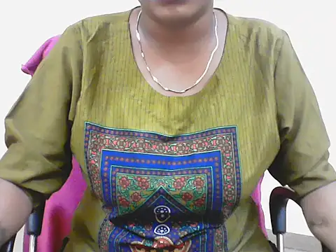 LovingPihu webcam