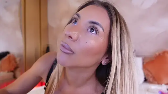 JullyBlair webcam
