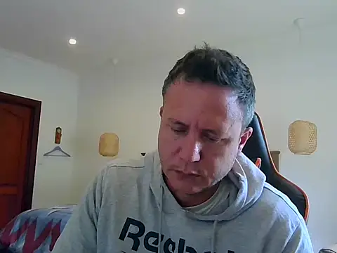 TroyDieselXXX live cam on StripChat