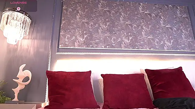 MiaKay1 webcam