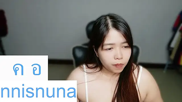 nunanunanuna live cam on StripChat