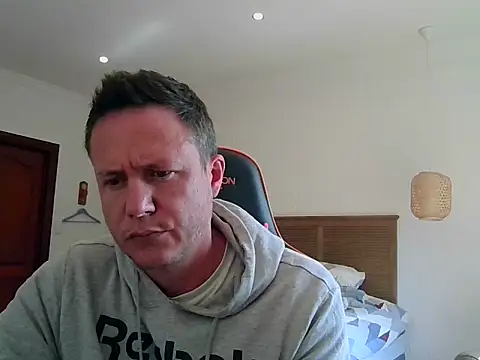 TroyDieselXXX live cam on StripChat