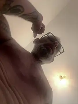 crisfootlicker live cam on StripChat