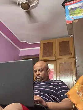 Dick_6inches_Delhi webcam